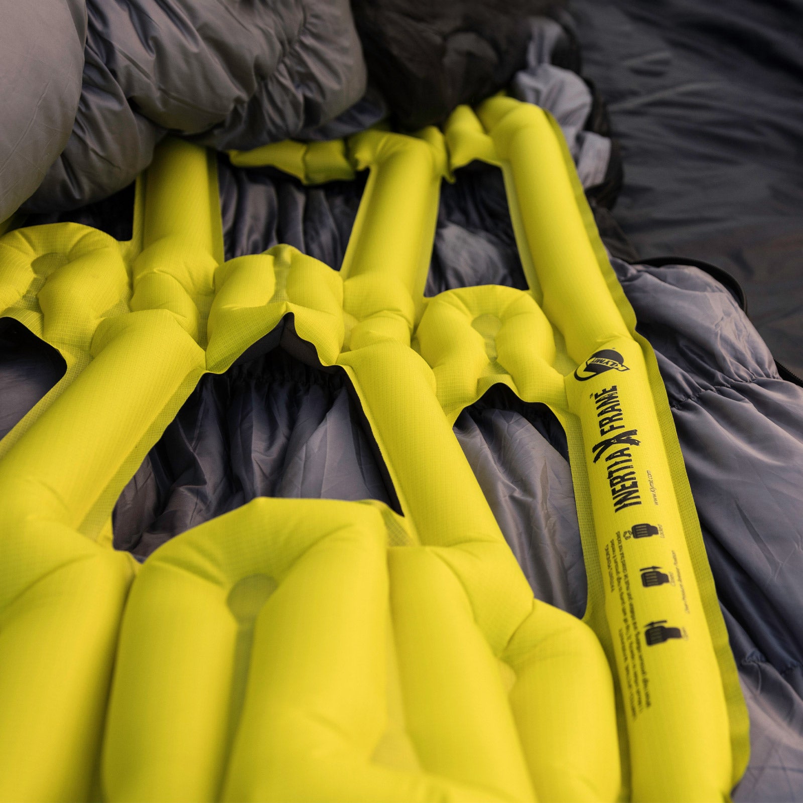 Matelas de couchage de trekking KLYMIT Inertia X Frame, matelas pneumatique de camping ultra léger 258 g