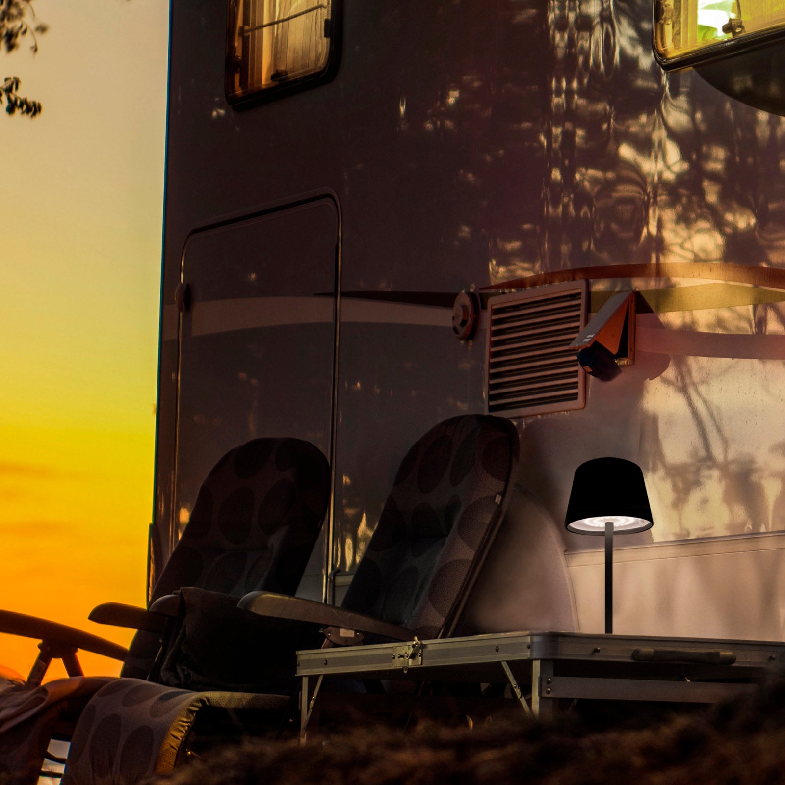 Lampe de camping BRUNNER Lucien : lampe de table d'extérieur, batterie rechargeable par USB, intensité réglable, LED