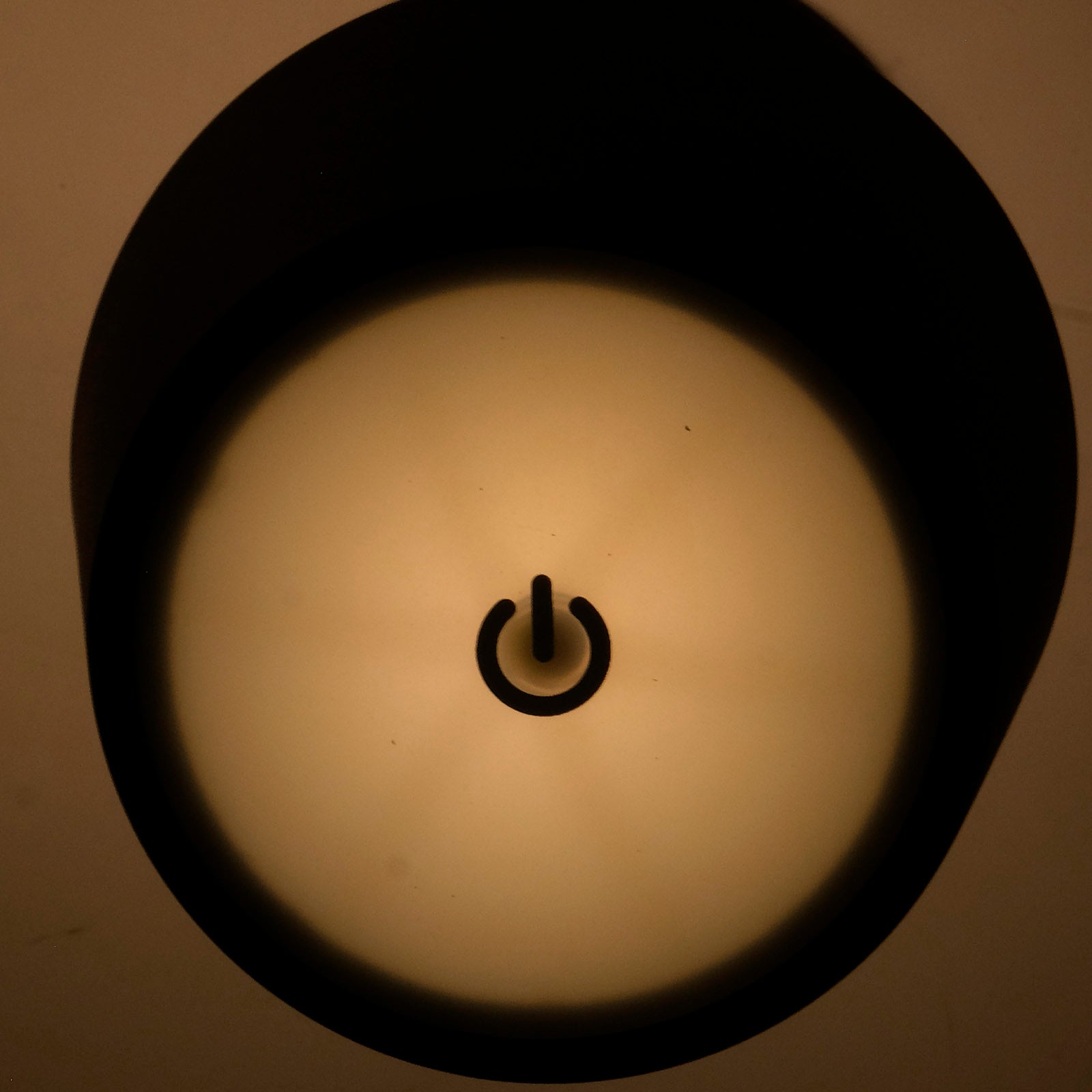 Lampe de camping BRUNNER Lucien : lampe de table d'extérieur, batterie rechargeable par USB, intensité réglable, LED