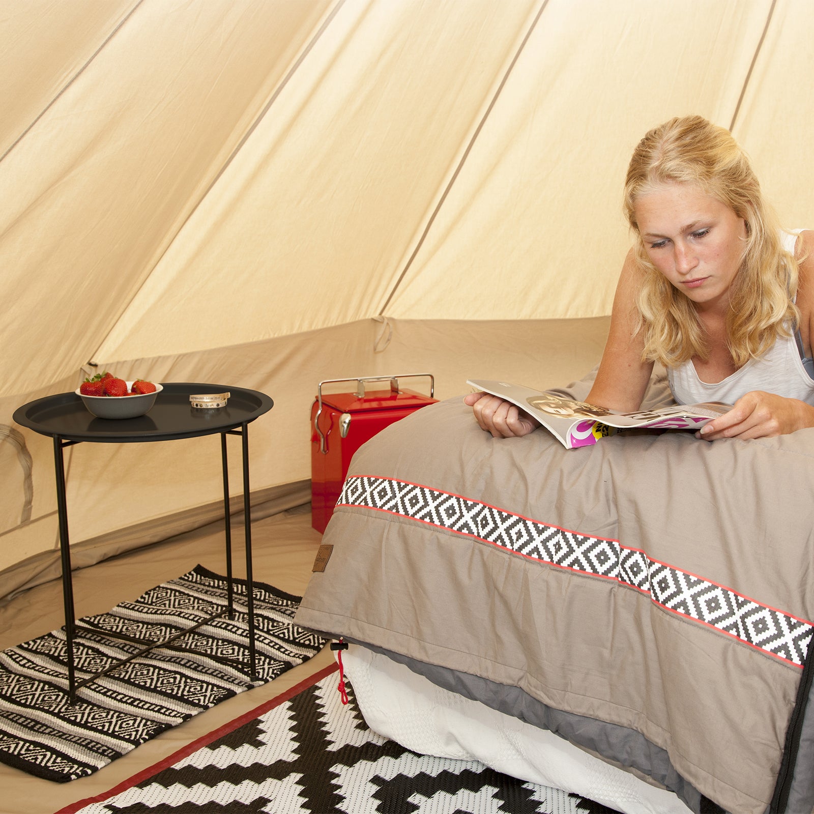 BO-CAMP Beistelltisch Harlem Tablett Camping Garten Klapp Tisch Grill BBQ 46x50