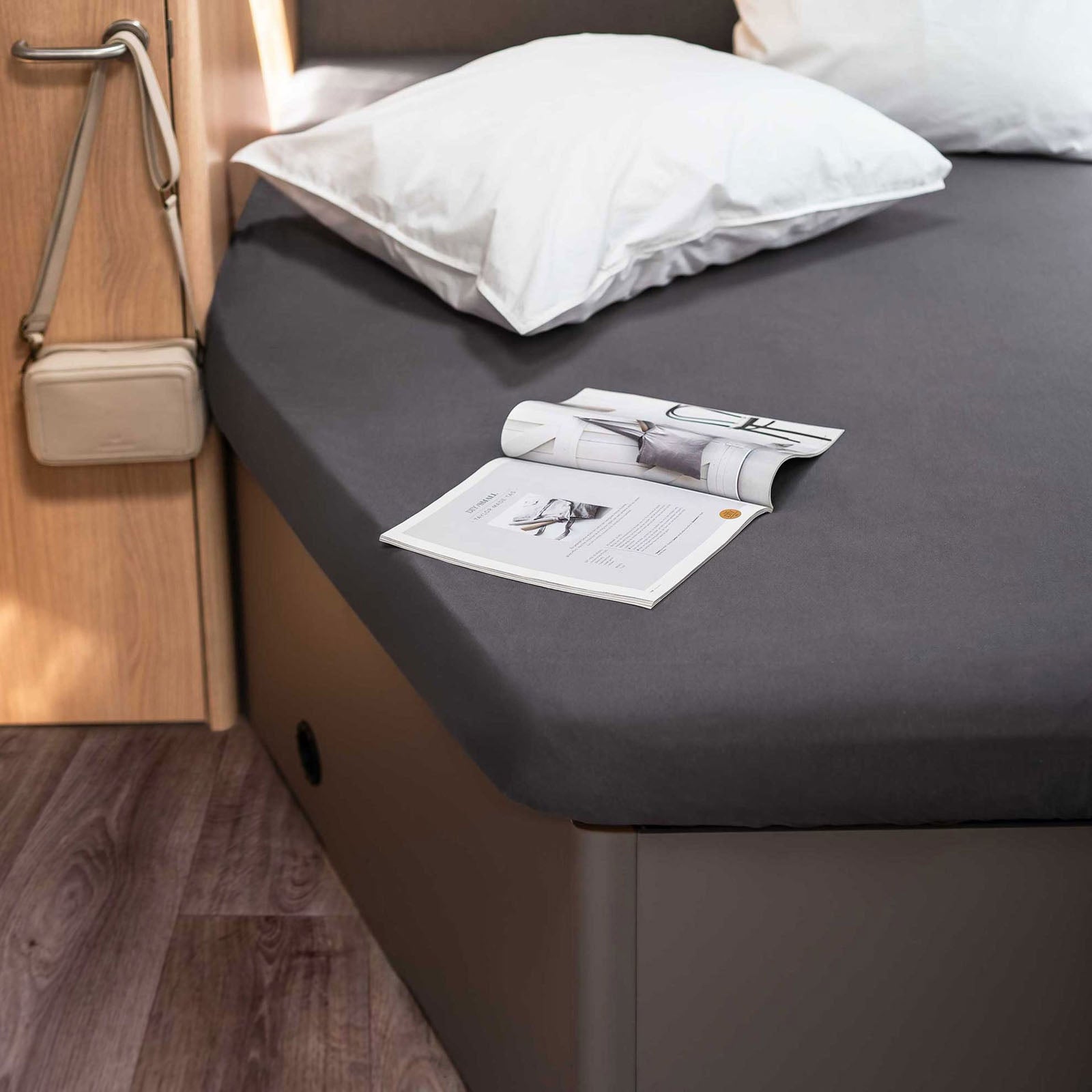 Drap housse Jersey Multifit pour lits français. Gauche