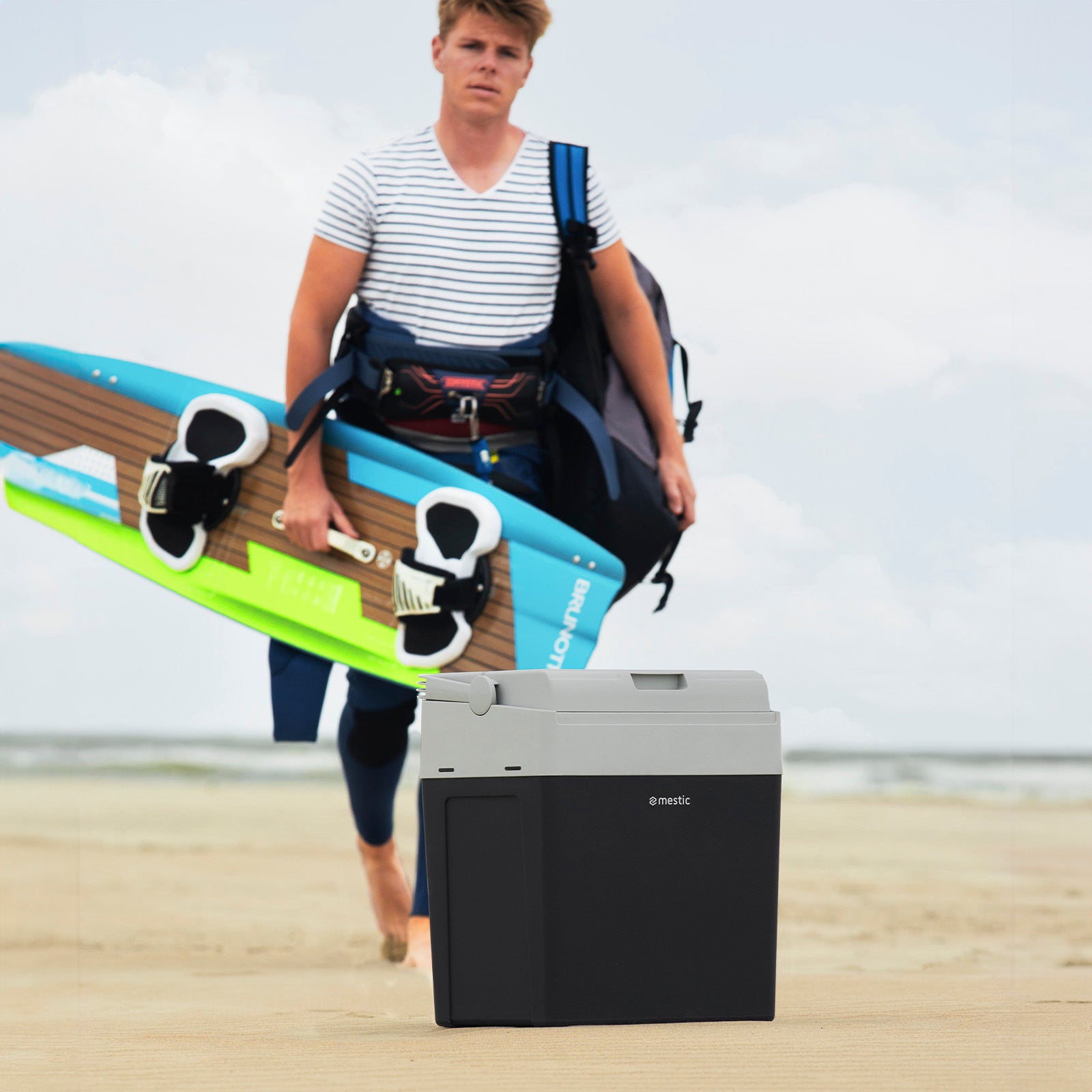 MESTIC Auto Kühlbox Thermoelektrisch MTEC-28 AC/DC 26 L Mini Camping 12V 230V