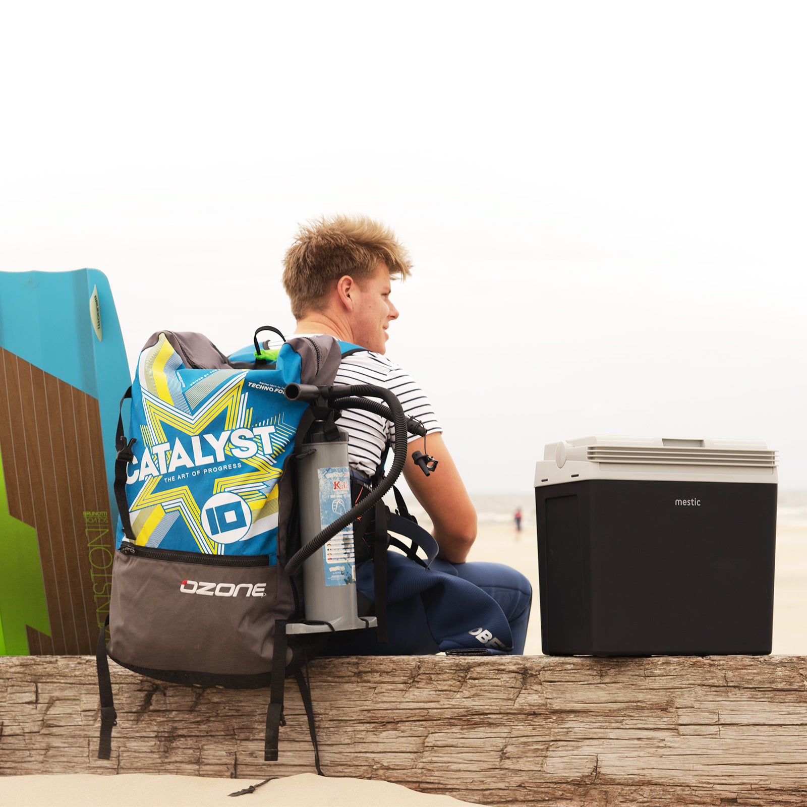 MESTIC Auto Kühlbox Thermoelektrisch MTEC-28 AC/DC 26 L Mini Camping 12V 230V