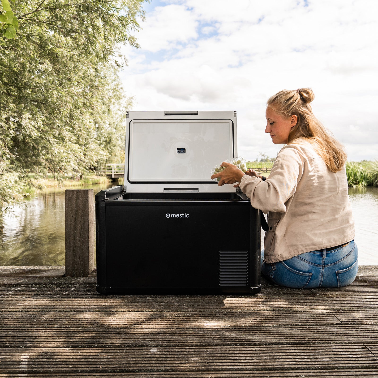 MESTIC Kompressor Kühlbox MCCP-60 L Auto Tiefkühl Camping 12/24V AC/DC 100-240V