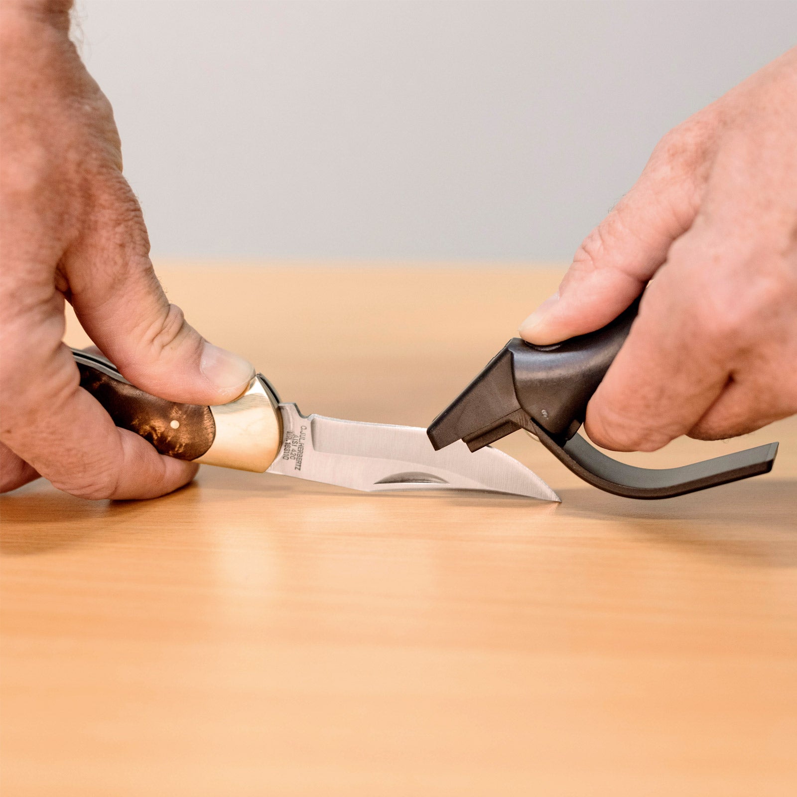 Aiguiseur de couteaux HERBERTZ - pierre à aiguiser et à aiguiser - protection de protection