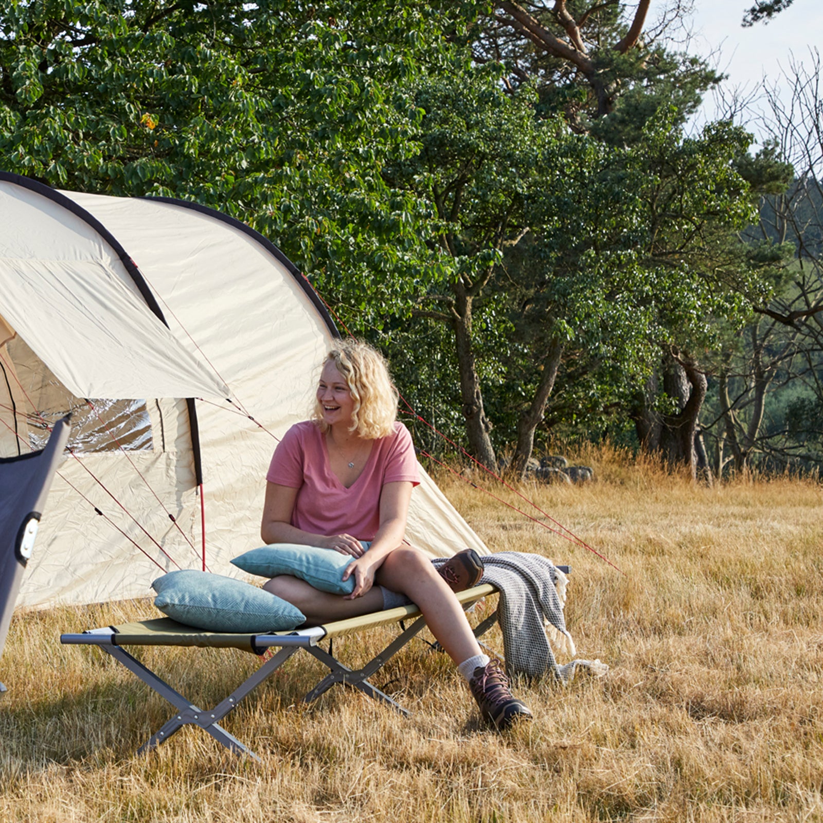 GRAND CANYON Lit de camp en aluminium Topaz M/L, chaise longue de camping pliante pour invités, grand format, 150 kg