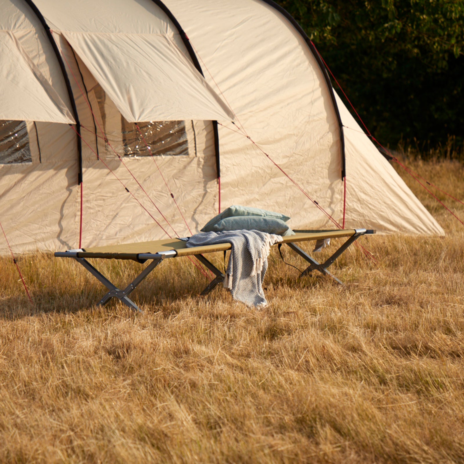 GRAND CANYON Lit de camp en aluminium Topaz M/L, chaise longue de camping pliante pour invités, grand format, 150 kg