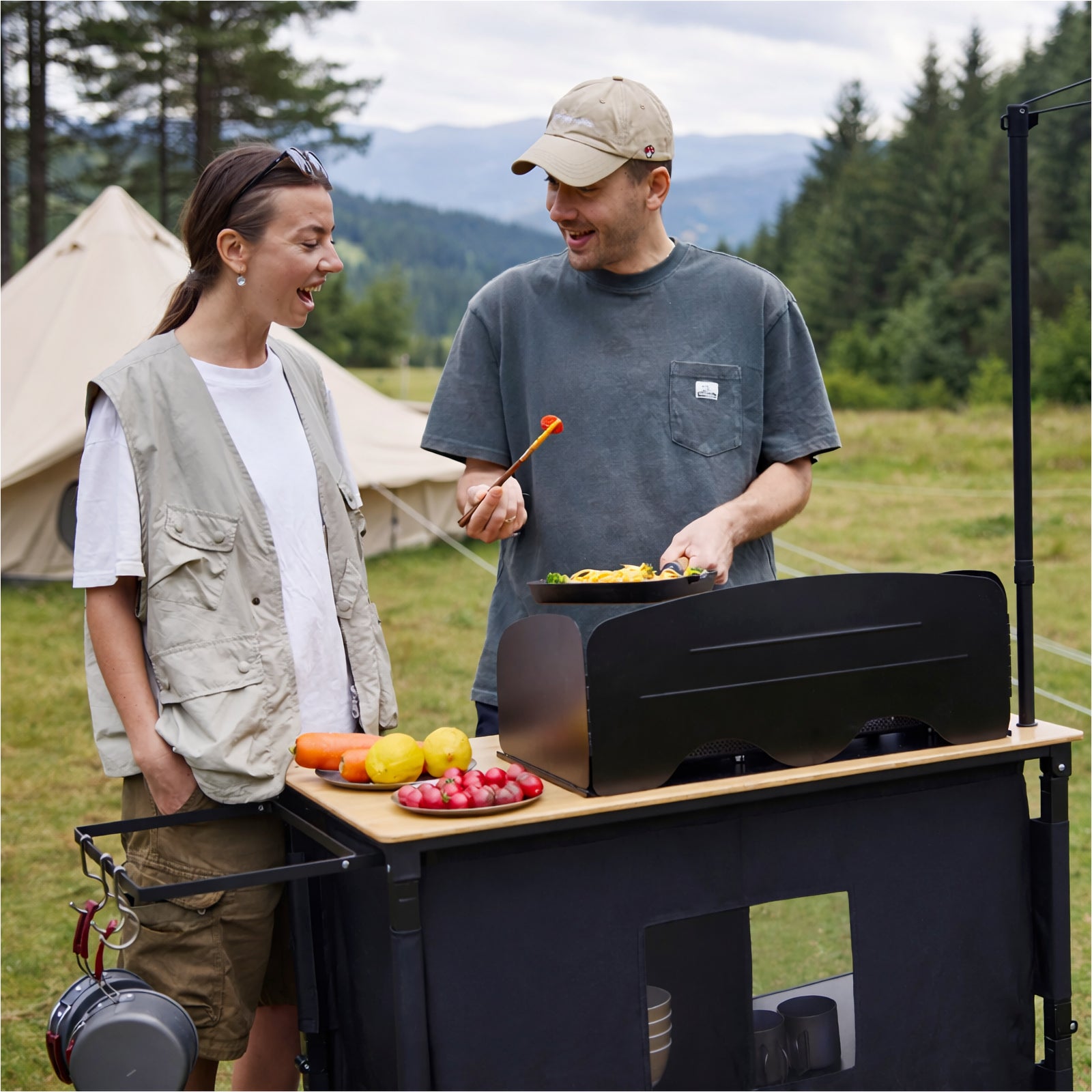 KINGCAMP Camping Küche Faltschrank Tisch Schrank Faltbar Windschutz Bambus Holz