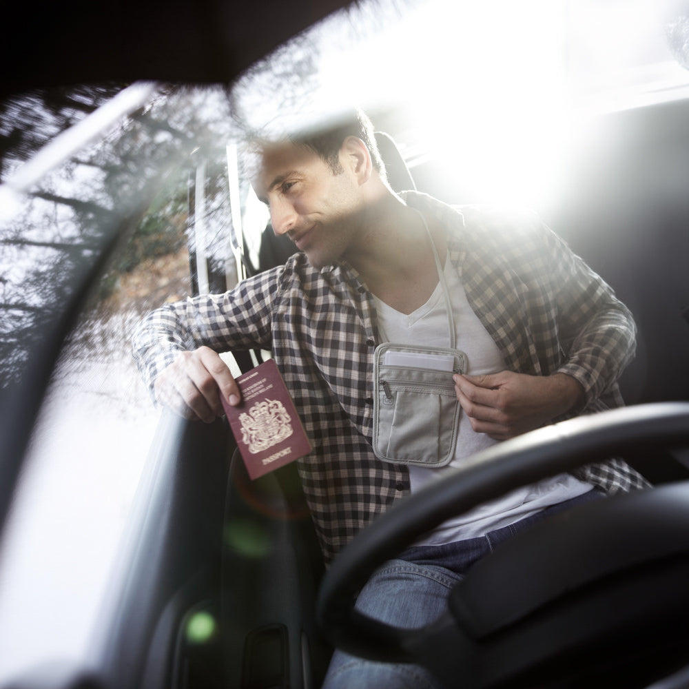 GO TRAVEL Passport Pouch -Brustbeutel -Brustsafe -Brusttasche - Reise Geldbörse