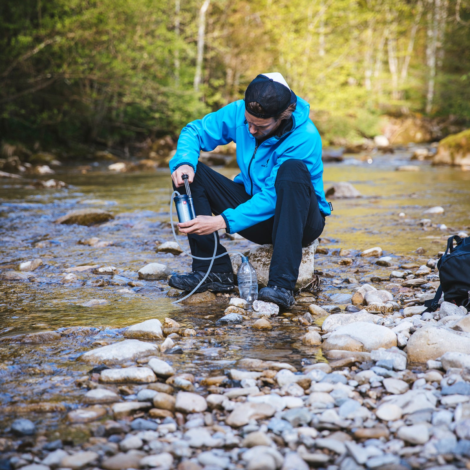 Zur Kategorie Wasseraufbereitung: Tragbarer Wasserfilter mit Schlauch und Filterkartusche.