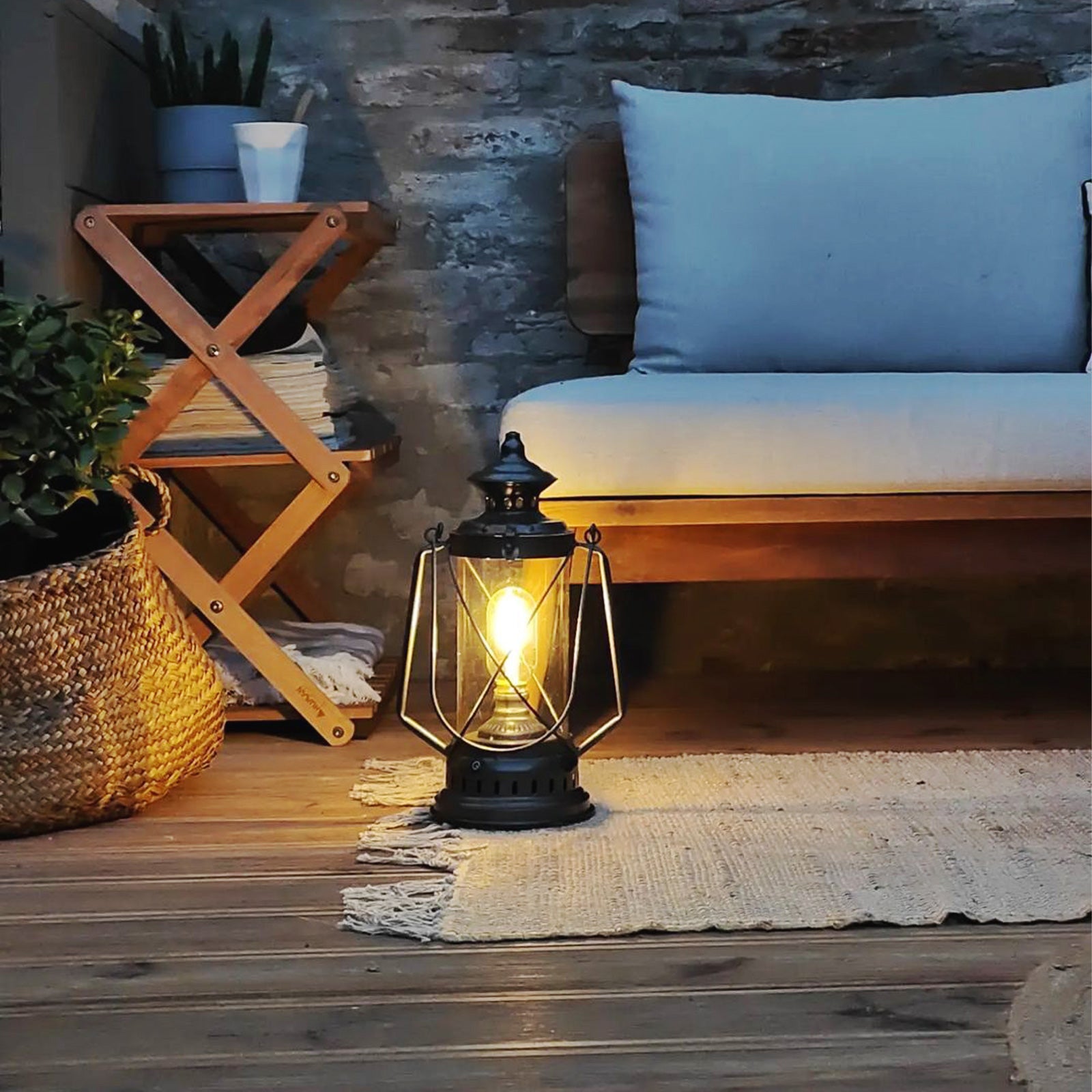 HUMAN COMFORT Storm Lantern LED Camping Retro Lamp USB Battery Dimmable Glass Metal