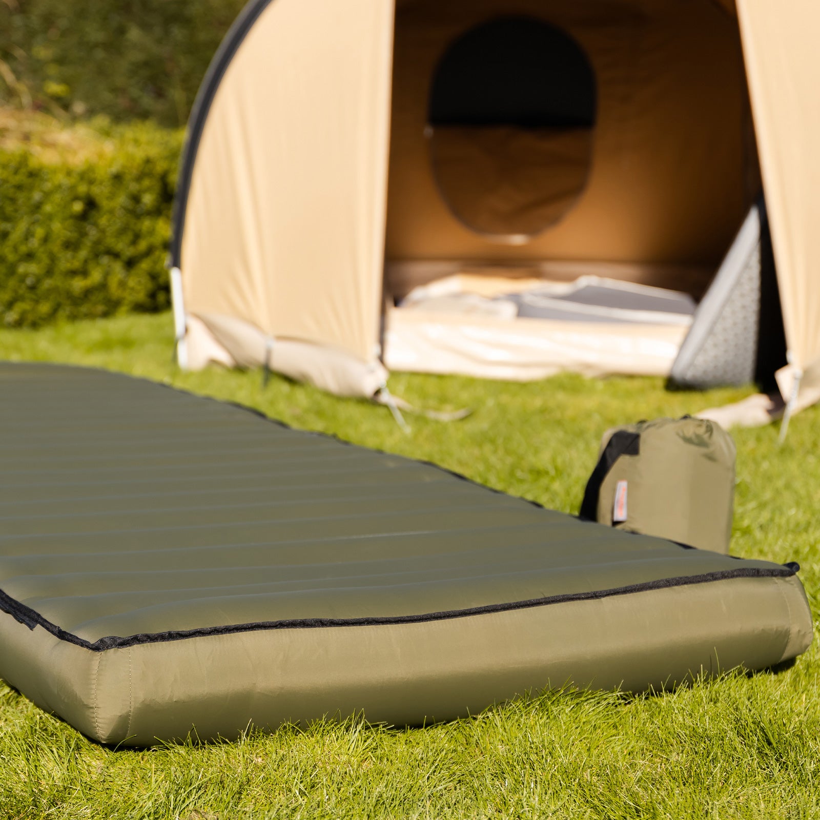 HUMAN COMFORT Luchtbed Chatou LW Trekking-slaapmat, rechthoekig matras, 900 g, lichtgewicht