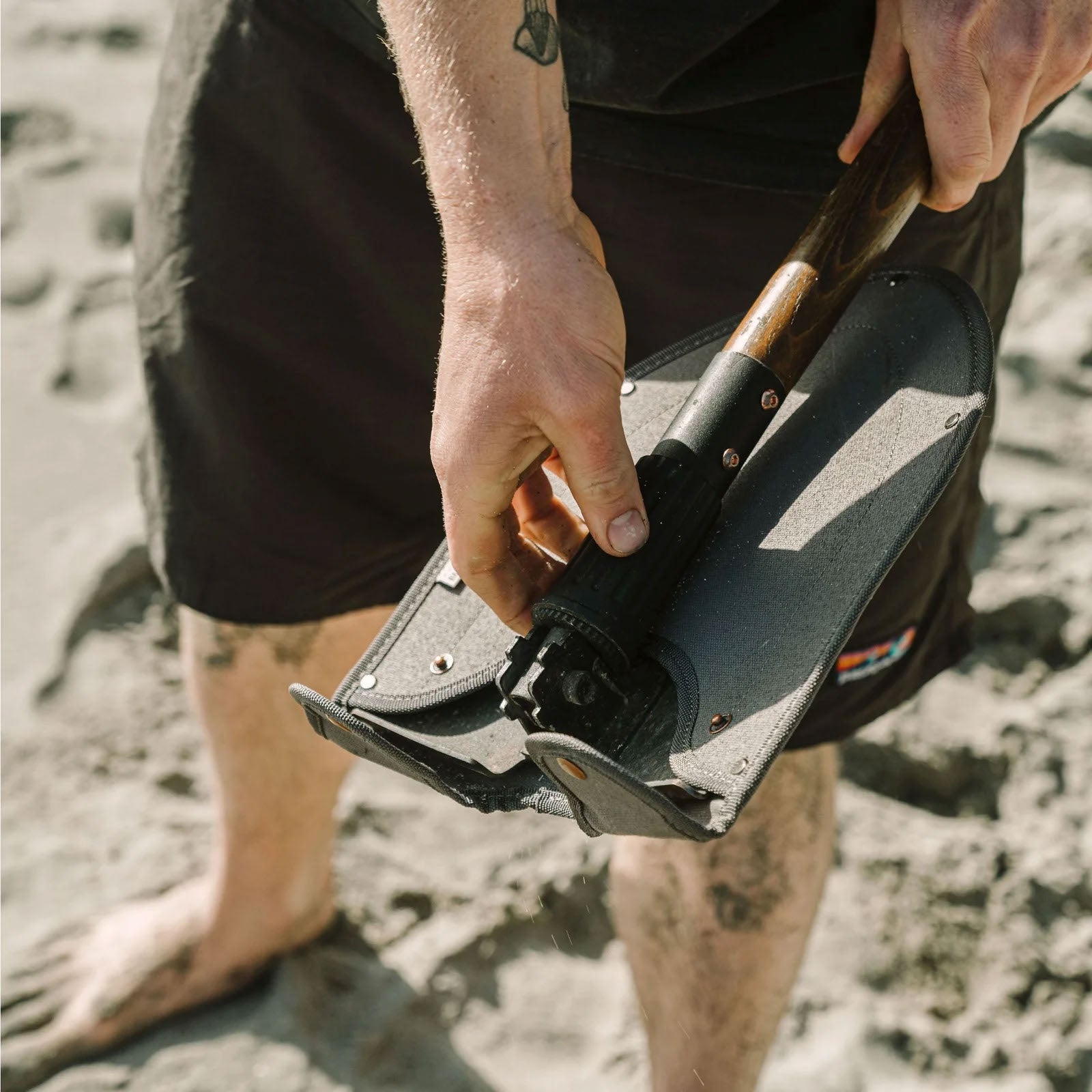BAREBONES folding shovel, folding spade, outdoor camping shovel, spade, wooden handle