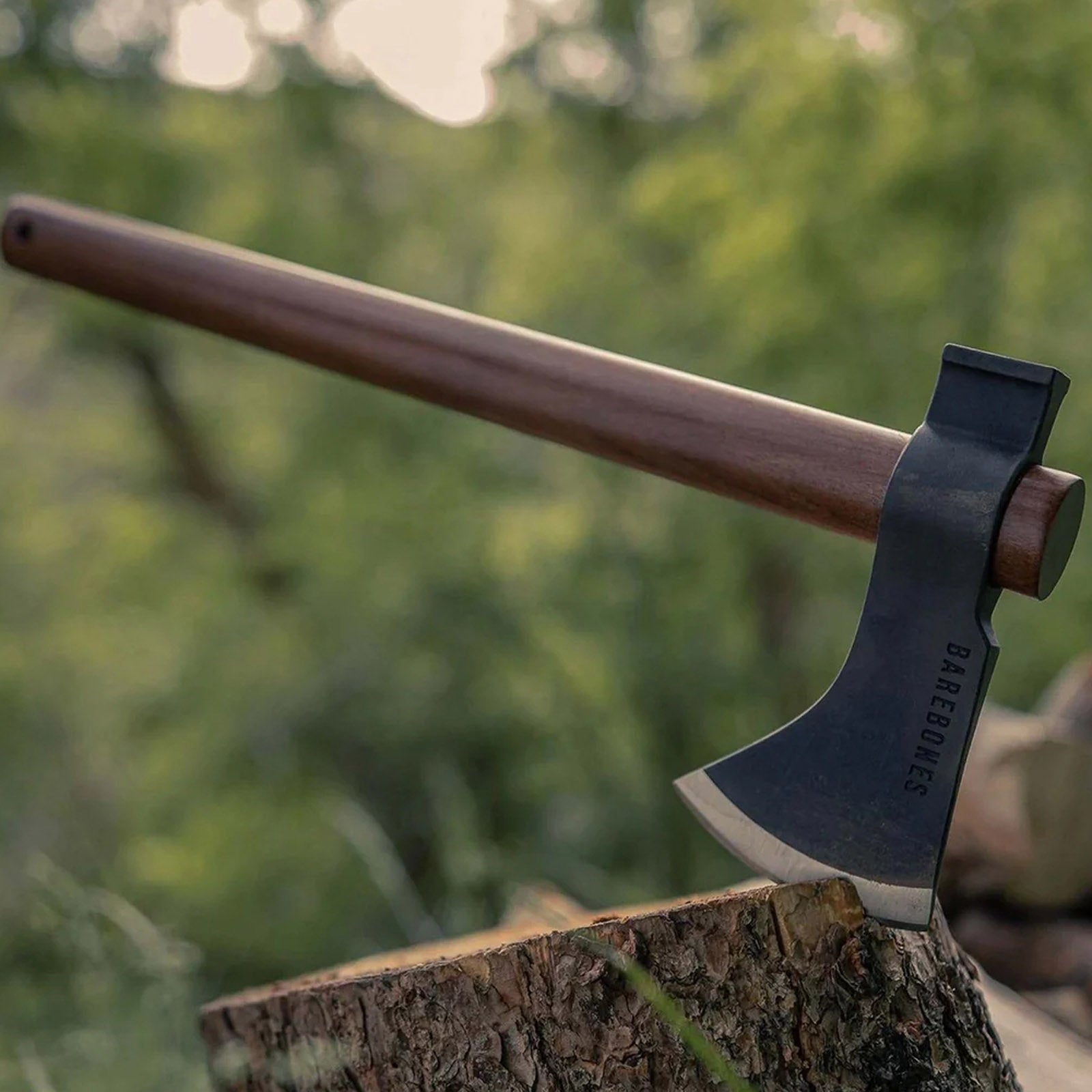 Hache de camping BAREBONES, hachette à main, manche en bois de noyer, acier au carbone, pour l'extérieur