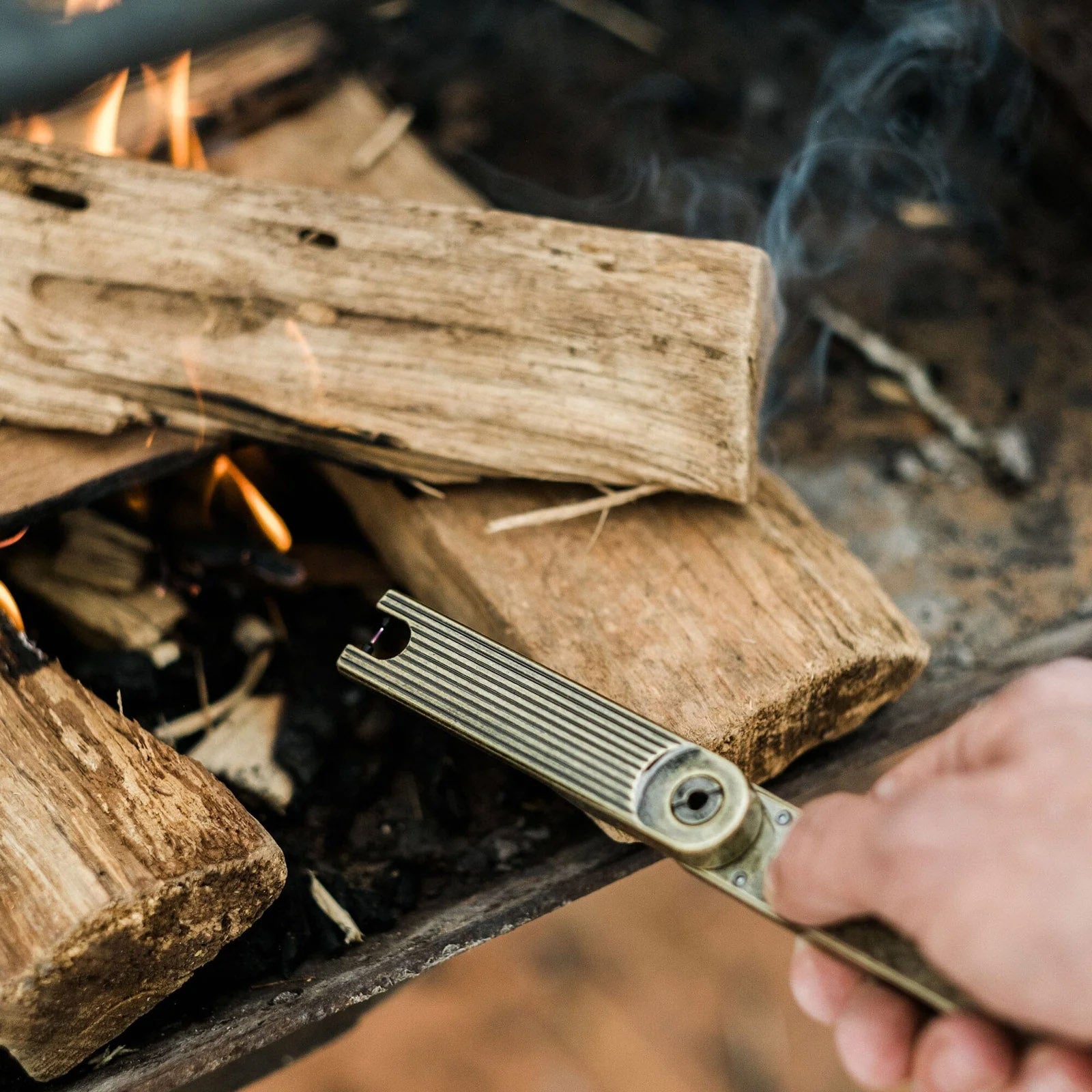 Briquet BAREBONES « Sturm » – Design « Pivot Arc » à arc électrique – Rechargeable