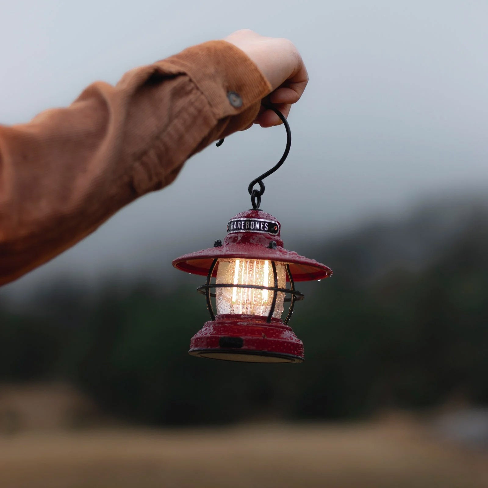 Lanterne de camping Barebones Edison Mini lampe rétro à intensité variable en acier USB à piles LED