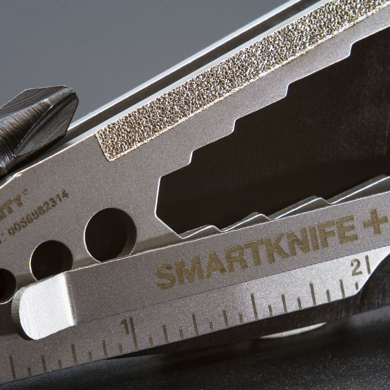 TRUE UTILITY Mini-outil multifonctions SmartKnife+ avec clip de ceinture – Couteau de poche pliant