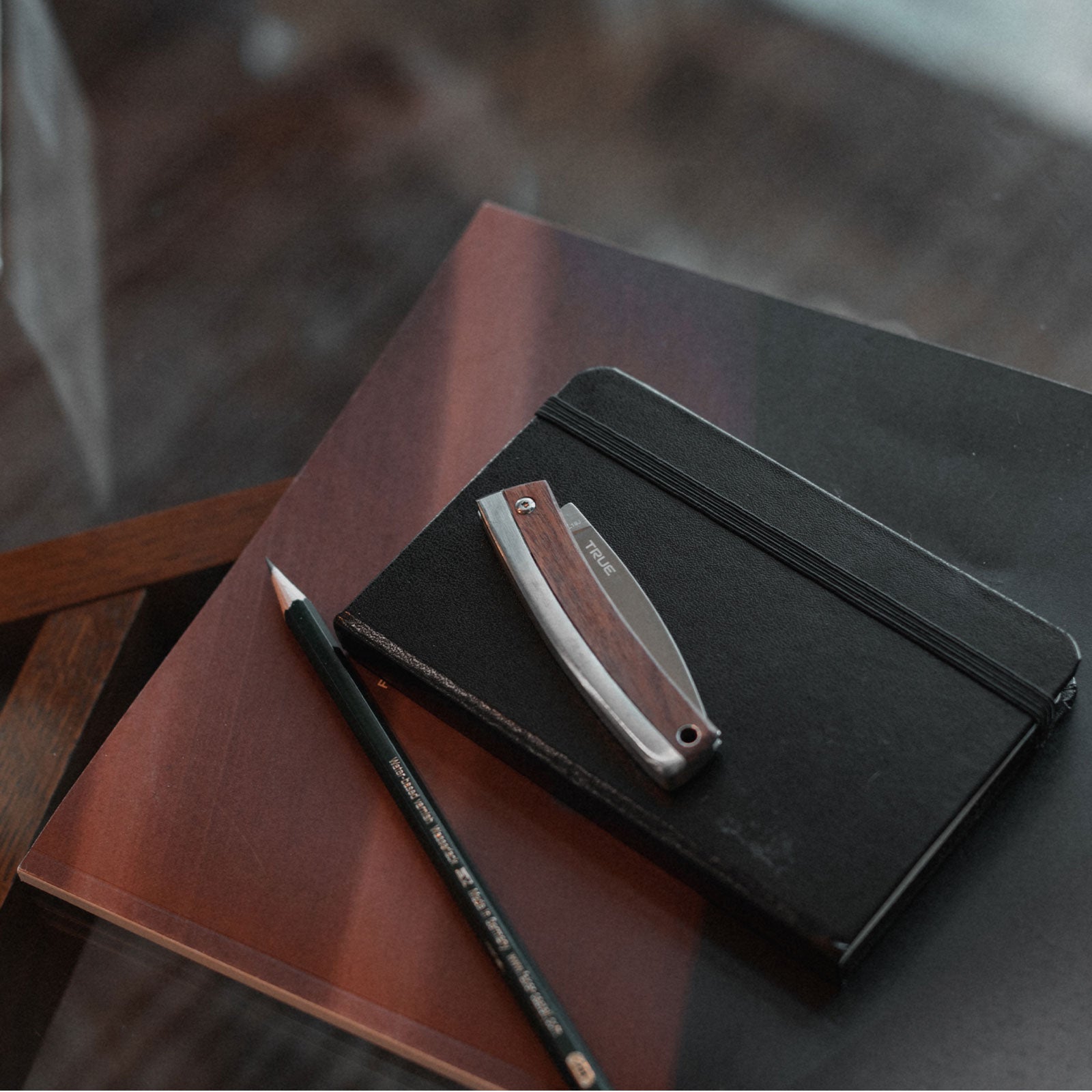 TRUE UTILITY Couteau pliant Couteau de gentleman Couteau de poche Manche en palissandre 63 g