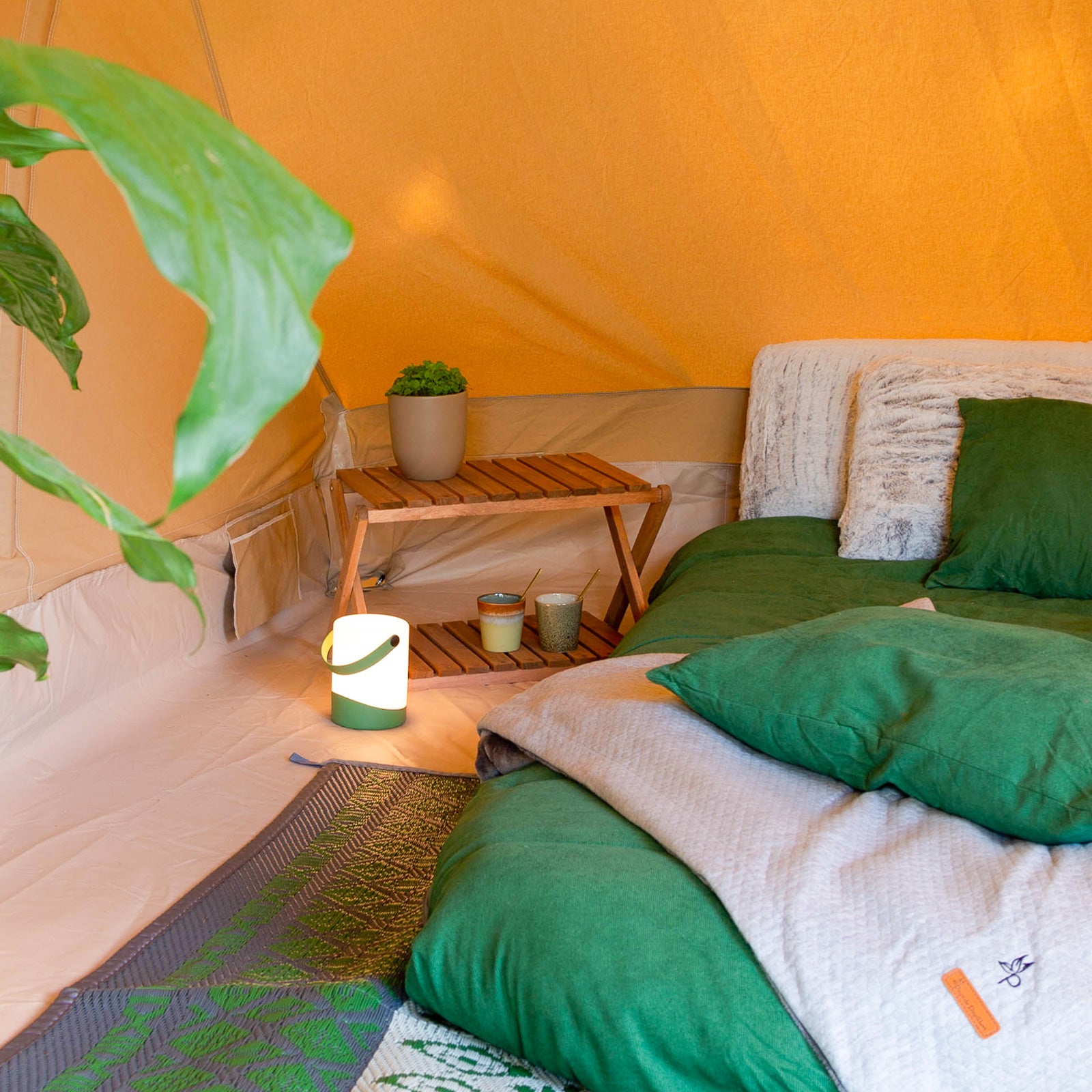 HUMAN COMFORT Campingregal Jabrun 2 Faltschrank Falt Regal Beistell Tisch Holz