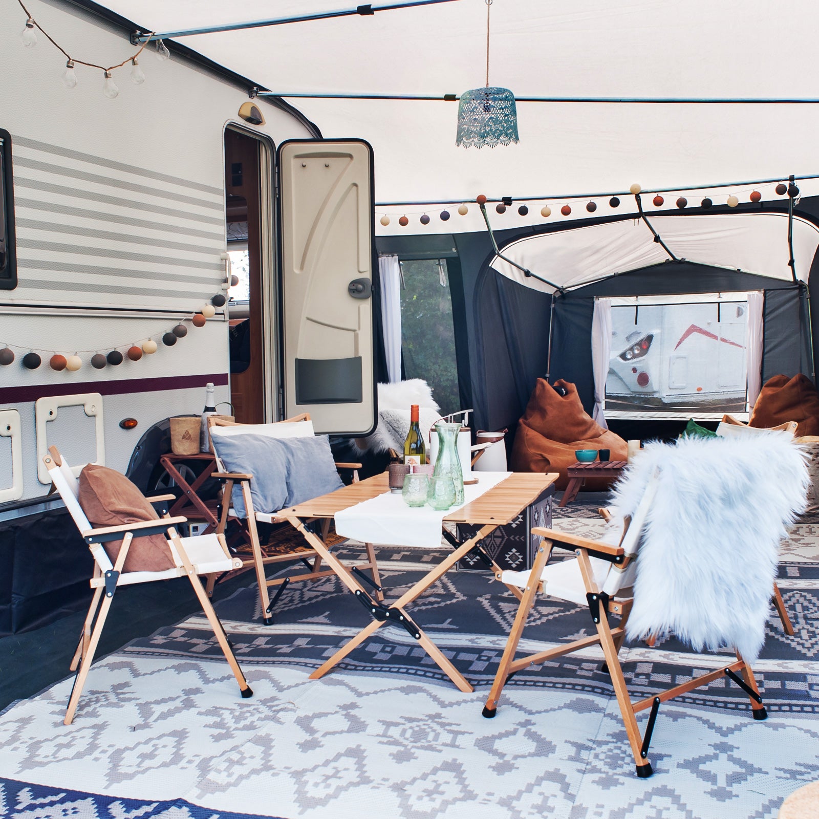 HUMAN COMFORT Campingtisch Fixin M Rolltisch Lamellen Falttisch Holz 105 x 70 cm