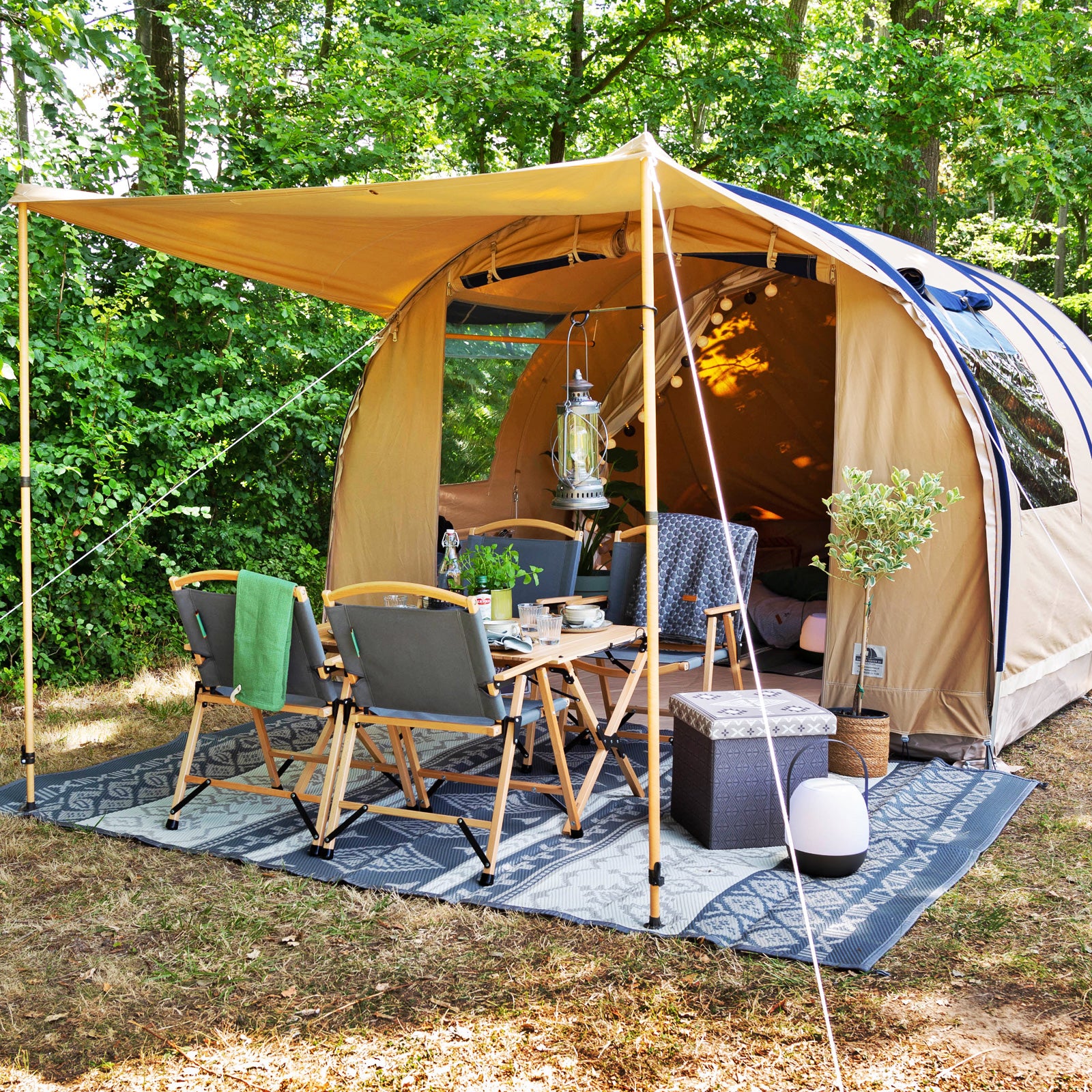 HUMAN COMFORT Campingtisch Fixin M Rolltisch Lamellen Falttisch Holz 105 x 70 cm