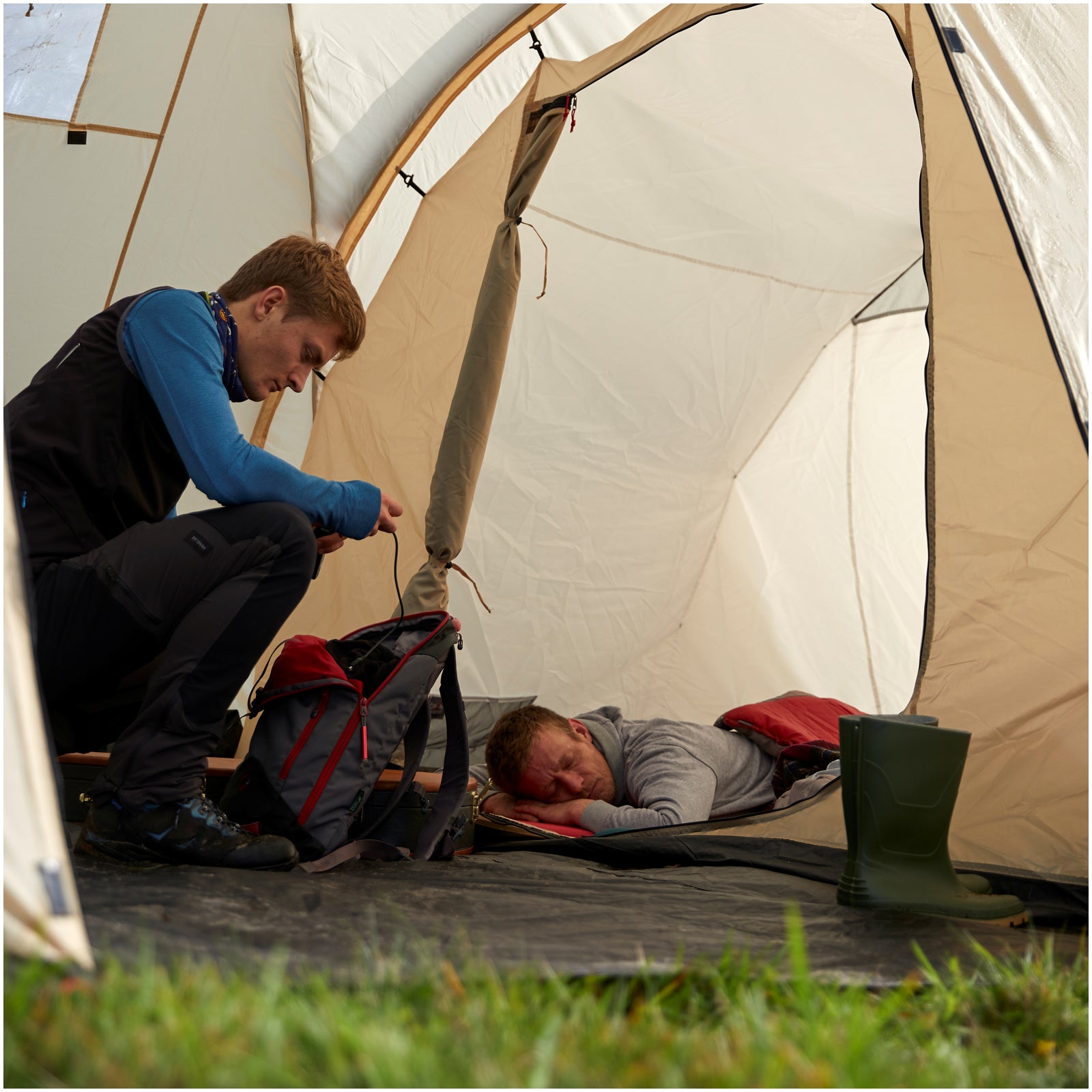 GRAND CANYON dome tent Atlanta 4 person tent igloo family camping vestibule