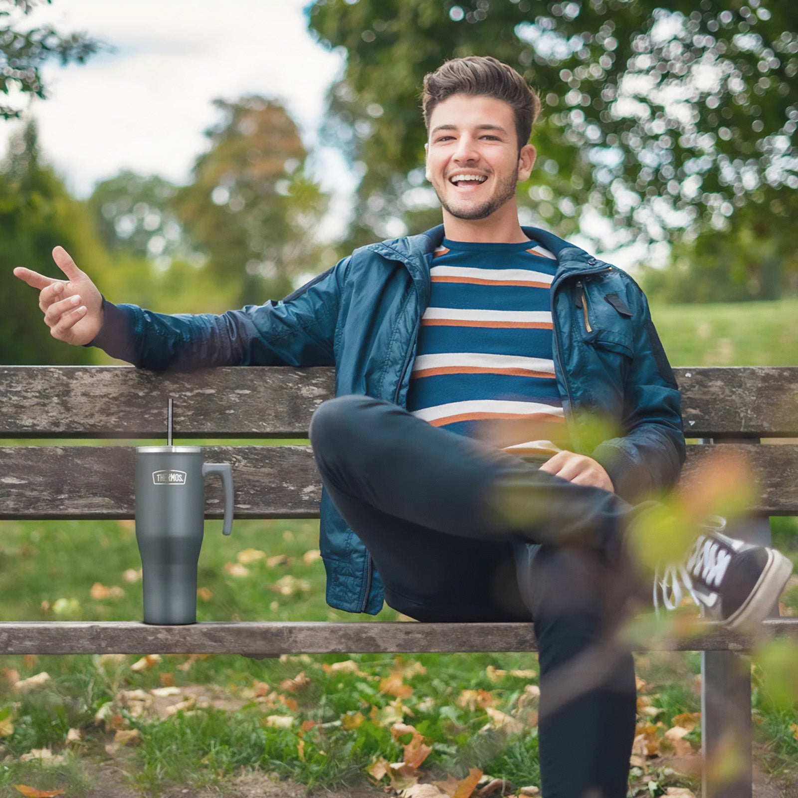 THERMOS Trinkbecher Refreshing Isolierbecher Trinkflasche Griff Strohhalm 1,1 L